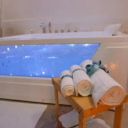 Laurel Con Idromassaggio Fasano