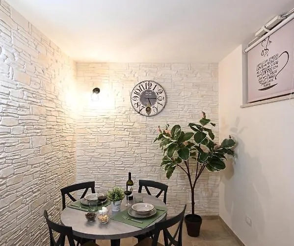 Laurel Con Idromassaggio Fasano