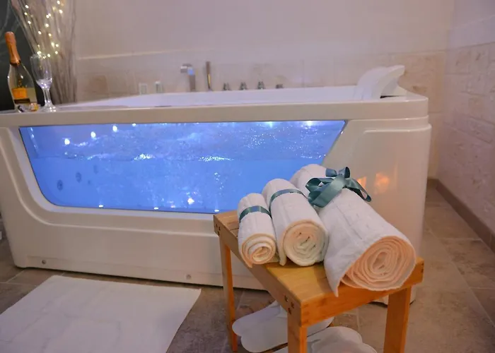 Laurel Con Idromassaggio Fasano