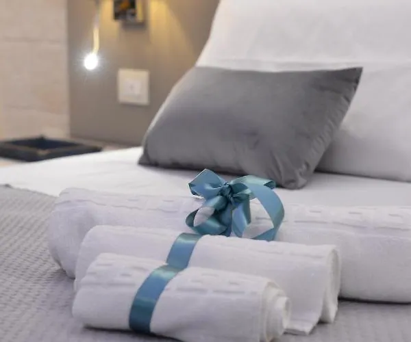 Laurel Con Idromassaggio Fasano